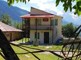Iason Guest House in Mazeri, hotel with parking in Mestia