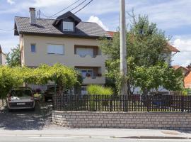 IRIS Room & Apartment, pensionat i Slunj