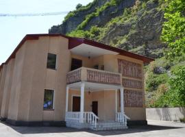 Hotel Nikoli, hotel v destinaci Chiatʼura