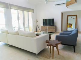 3BR / 3BA Modern Paradise Loft Condo in Gated Community w/ Daily Housekeeping, Ferienwohnung in Sosúa