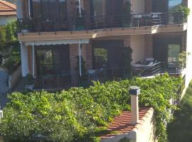 Nikolitsa Apartments, hotel med parkering i Glyfada Fokidas