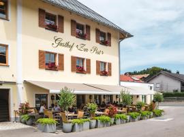 Gasthof - Hotel Zur Post, hotel din Neukirchen am Teisenberg