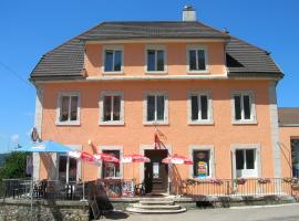 Chambres d'Hotes Le Passiflore, Bed & Breakfast in Les Brenets
