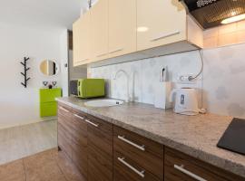 Apartments & Rooms Laganini, ξενοδοχείο σε Zaton