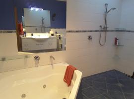 Beach B&B, hotel with jacuzzis in Waihi Beach