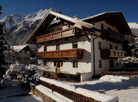 Gästehaus Schöpf Elsa, hotel en Längenfeld