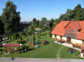 Farm Stay Pr Lavric, agroturismo en Slivna