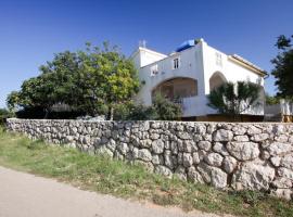 Apartment Kaja, hotel u gradu Borovići