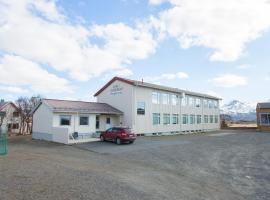 Lofotr Overnatting, hostel v destinaci Bøstad