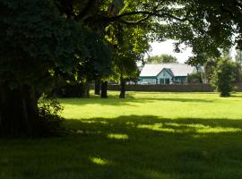 Old School House Belcoo 41, hotel near Marble Arch Caves Global Geopark, Belcoo