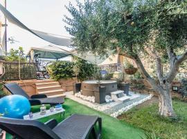 Tarchon Luxury B&B, hotel with jacuzzis in Tarquinia