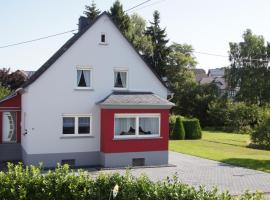 Ferienhaus am Flaumbach, hotel with parking in Blankenrath