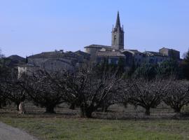 Maison de Dame Tartine, maison d'hôtes à Issirac