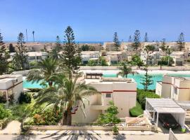 Virginia Beach Standalone Villa, hotelli kohteessa El Alamein lähellä maamerkkiä Zahran Mall