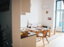 Wood Loft by RDC, hotel perto de Café Majestic, Porto