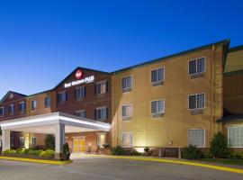 Best Western Plus Des Moines West Inn & Suites, hotel di Clive