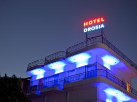 Hotel Drosia، فندق في ميسيني