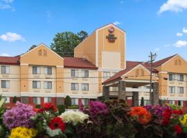 Best Western Plus Huntersville, hotell i Huntersville