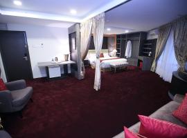 Al Khatiri Hotel, hotelli kohteessa Kubang Kerian lähellä lentokenttää Sultan Ismail Petra -lentokenttä - KBR 