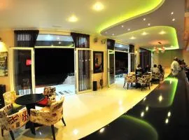 Dionysos Luxury Apartments