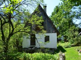 Bezgova Hišica, hotel en Bovec