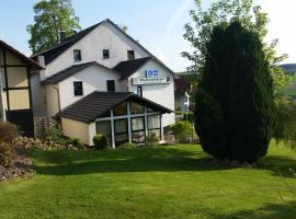 Gasthaus Waldschlosschen, cheap hotel in Wattenbach