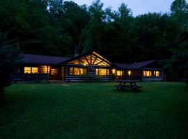 Creekwalk Inn Bed and Breakfast with Cabins, vacation rental in Cosby
