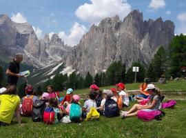 Family Hotel Gran Baita, hotel di Pozza di Fassa