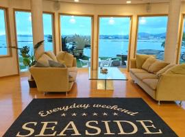 Shirahama Seaside Villa, hotell i Tanabe