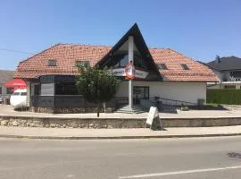 Apartments Avio