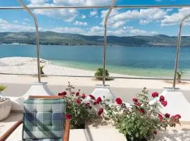 Apartment Marin,seaview,terrace massage hot tube,grill place,parking