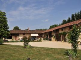 Domaine des Charmilles, מקום אירוח B&B בMantenay-Montlin