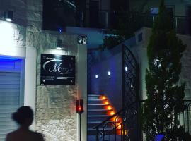 Apartments M Palace, hotel butik di Budva