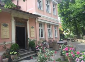 Willa Sarna, romantic hotel in Międzyzdroje