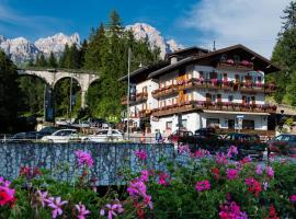 Meuble Villa Neve, hotel a Cortina dʼAmpezzo