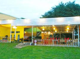 Ban Tonnam Resort, pet-friendly hotel in Suan Phung