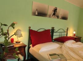 B&B Le Lune, bed & breakfast a Roppolo