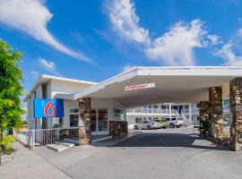 Motel 6-San Bernardino, CA - Downtown, viešbutis mieste San Bernardinas