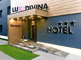 Hotel Lux Divina, ξενοδοχείο στο Μπρασόβ
