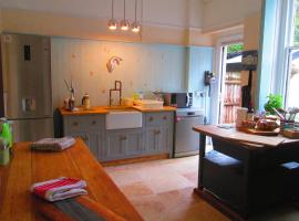 The Old Kitchens, hotell i Totland