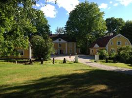 Forsa Gård Attic, hytte i Katrineholm