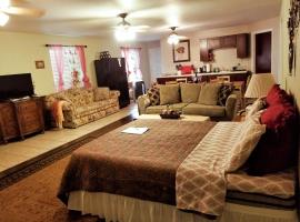 Charming Downstairs Unit, apartment in Oakhurst
