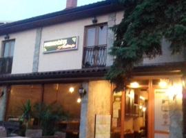 Asterix Rooms, bed & breakfast i Leskovac