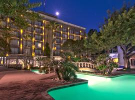 Hotel Lucerna Tijuana, hotel with pools in Tijuana