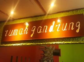 Rumah Gandrung、Ngabeanのホテル