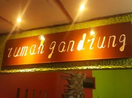 Rumah Gandrung, hotel in Ngabean