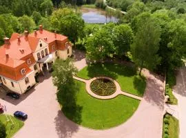 Liepupe에 위치한 호텔 Liepupe Manor