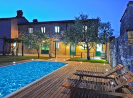 Gorgeous Istrian Villa, hotel in Marezige