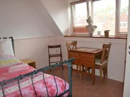 B&B MACBED CHECKIN-TIME 1700-1800 or request before you book