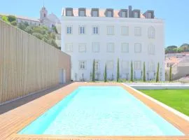 TP Maestro 74, Lisbon Luxury & Swimming Pool